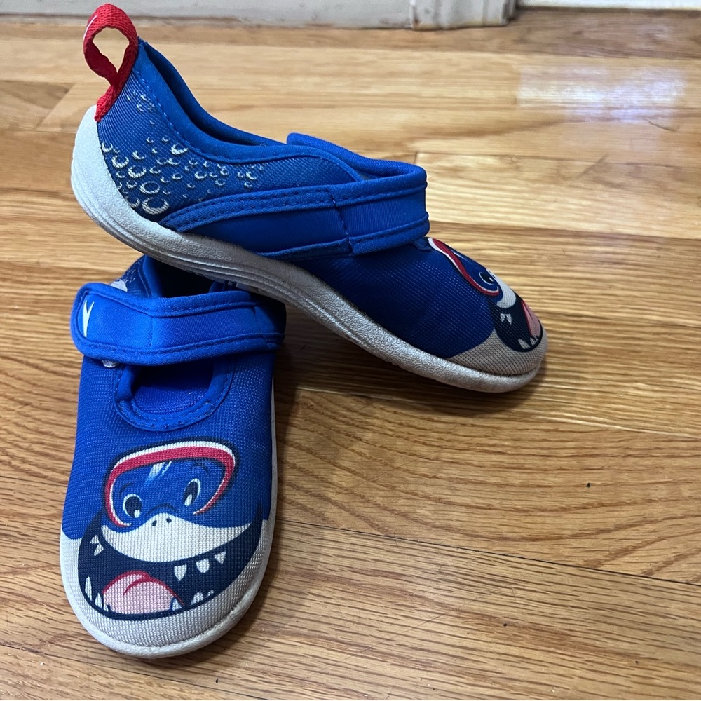 Baby shark speedo water shoes
